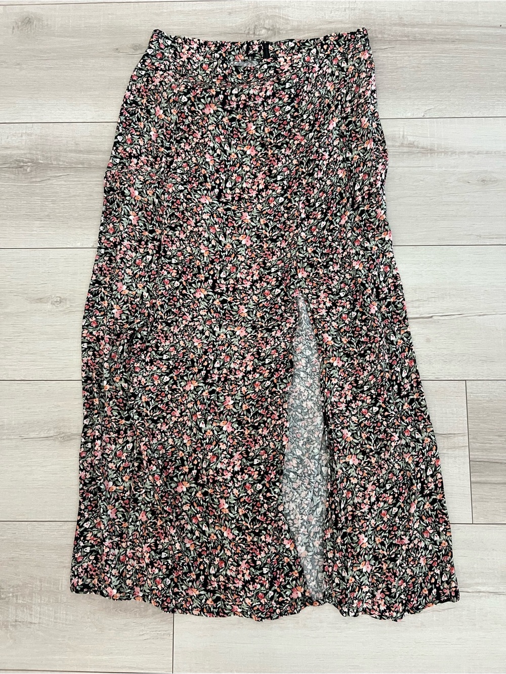 Philosophy Floral Maxi Skirt with Pink Floral Print and Front Slit
